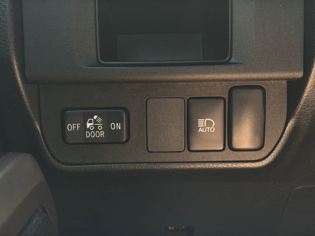 Used 2018 Toyota Tacoma SR5 image 22