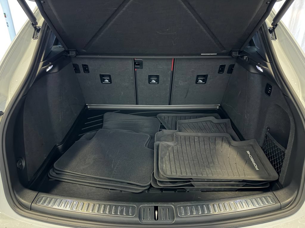 Certified 2024 Porsche Macan S AWD/4WD image 29