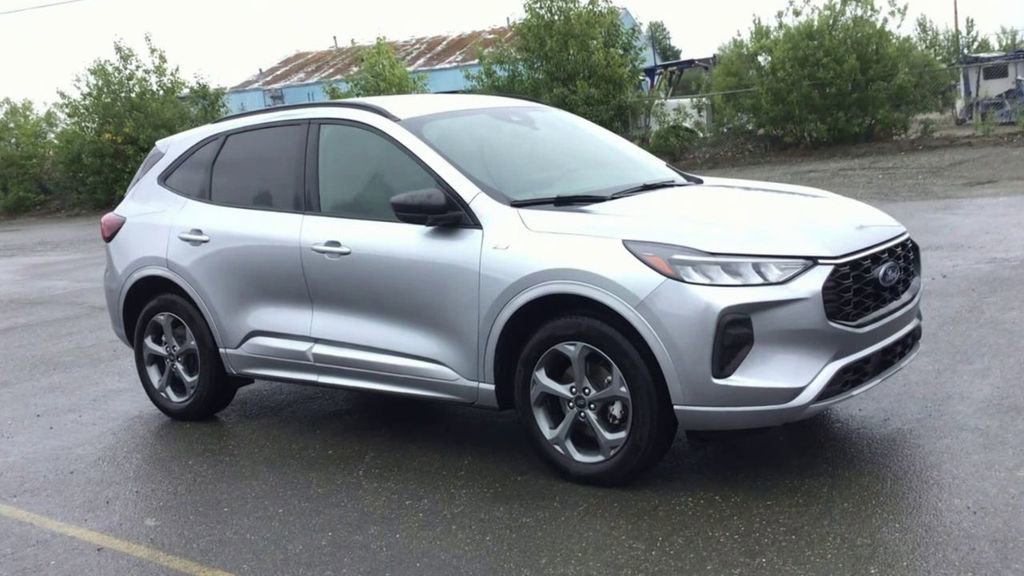 Used 2024 Ford Escape ST-Line image 2