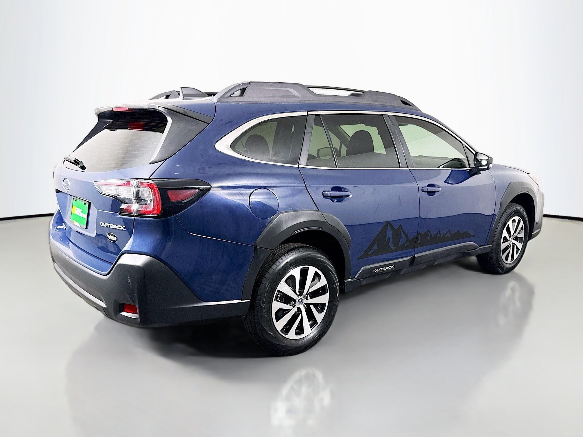 Used 2025 Subaru Outback AWD/4WD image 10