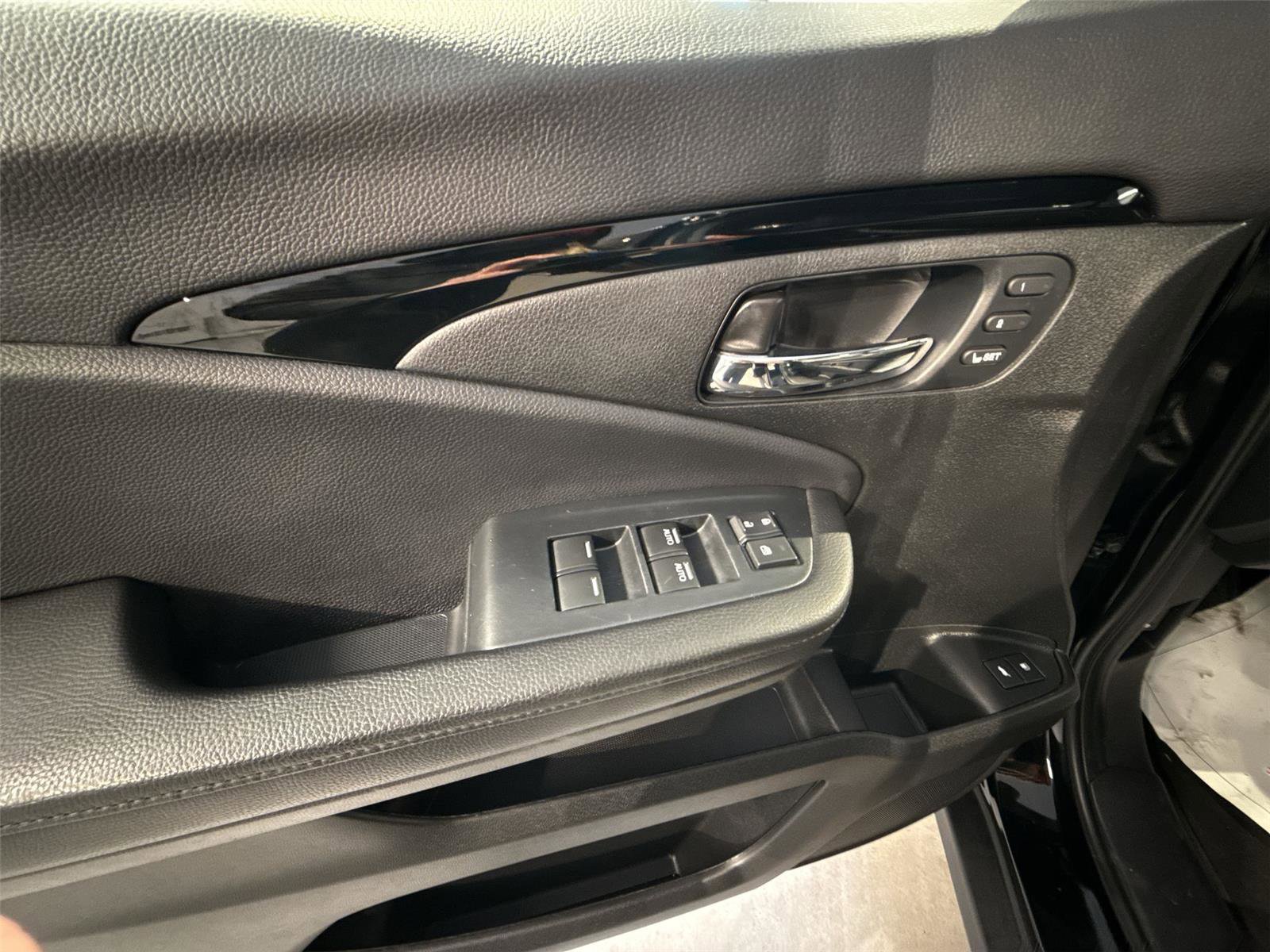 Used 2022 Honda Pilot Touring image 15