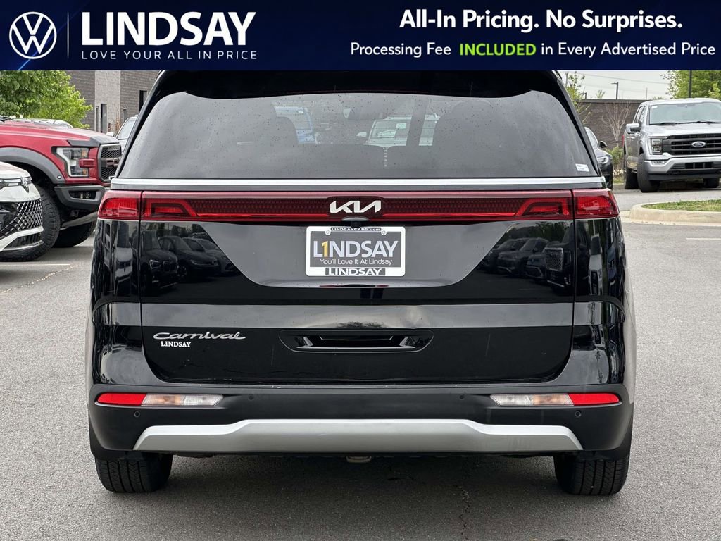 Used 2022 Kia Carnival LX FWD image 6