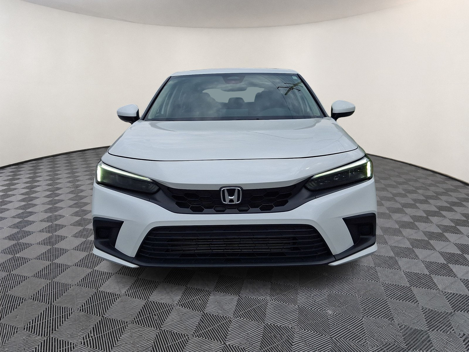 Used 2024 Honda Civic EX-L image 2