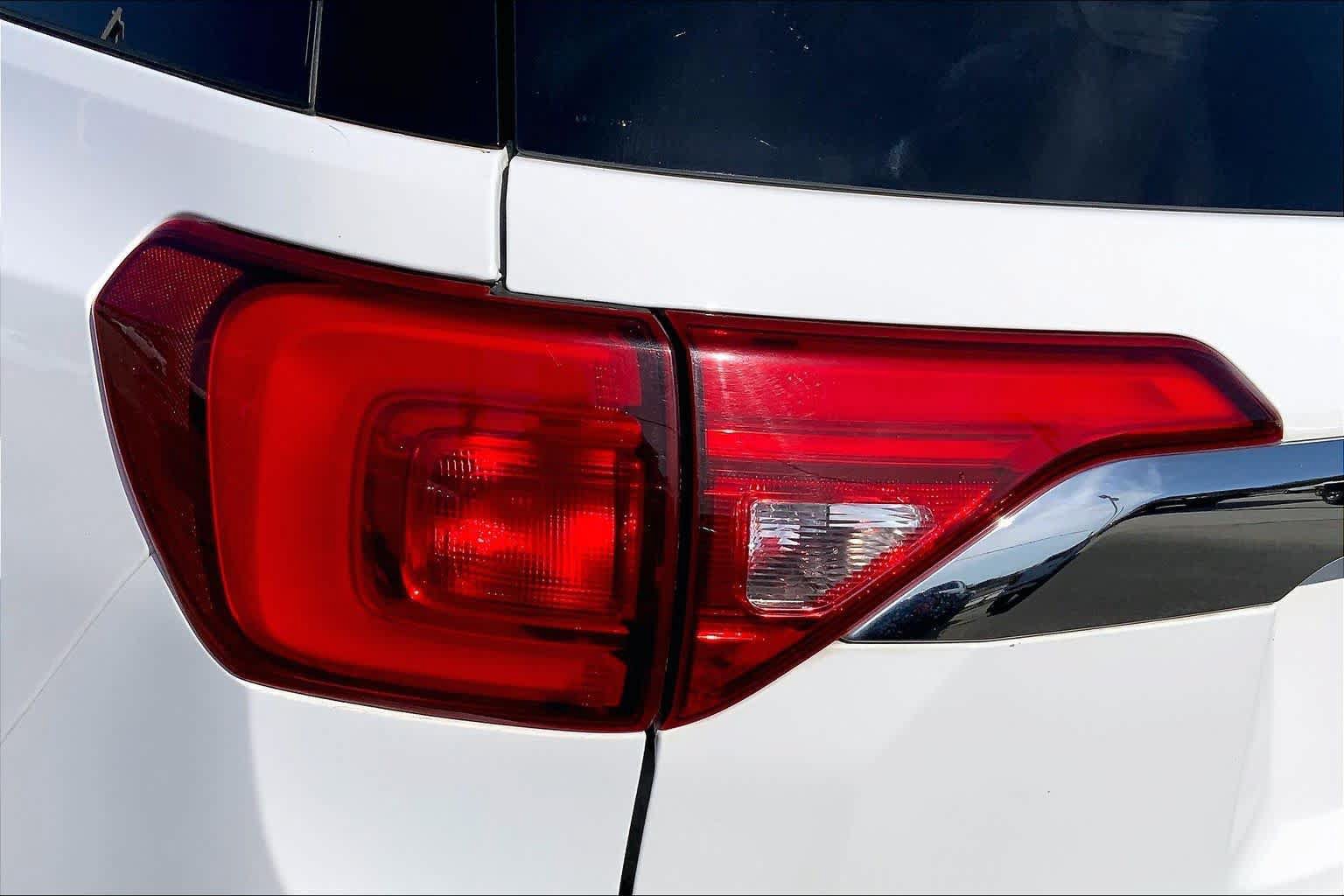 Used 2019 GMC Acadia SLE FWD image 25