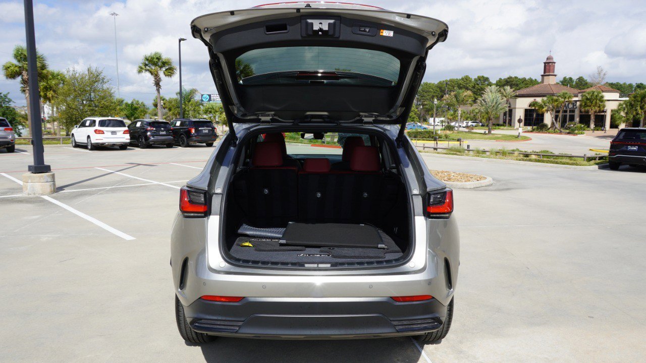 Used 2025 Lexus NX 250 FWD w/ Towing Package (2000 Lbs) image 36