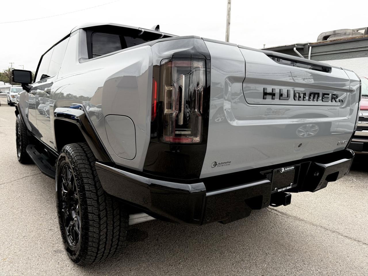 Used 2025 GMC Hummer EV 2X AWD/4WD image 9