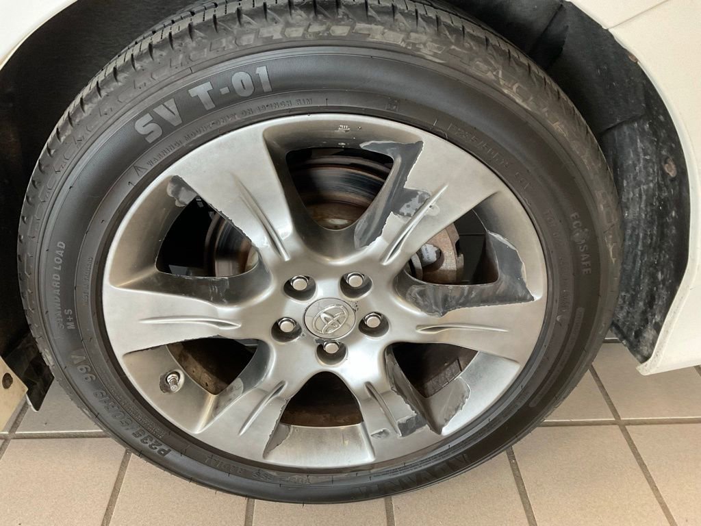 Used 2013 Toyota Sienna SE FWD image 7