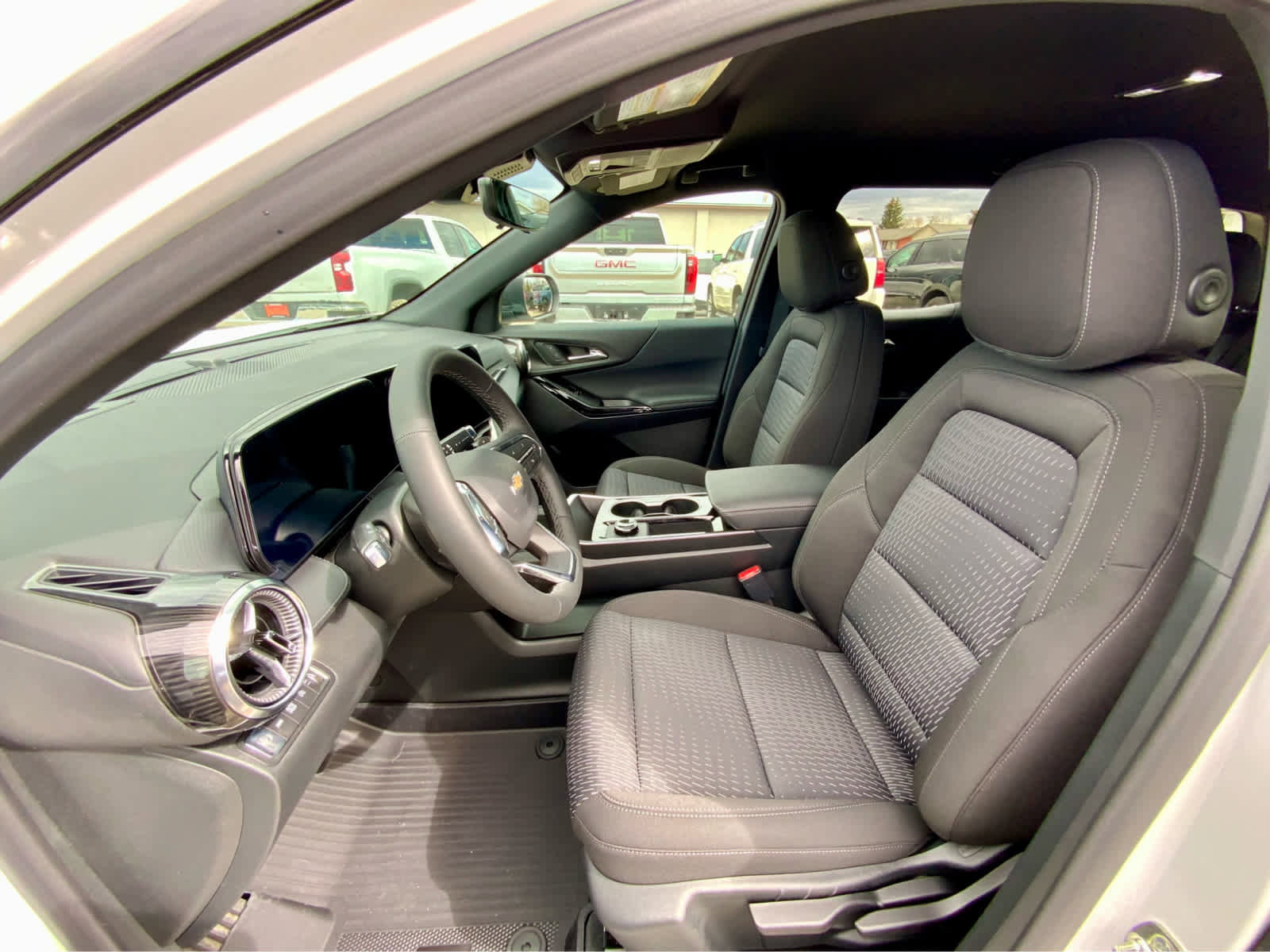New 2026 Chevrolet Equinox LT w/ Safety and Technology Package AWD/4WD image 22