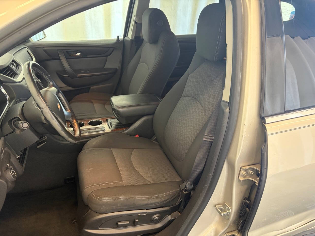 Used 2014 Chevrolet Traverse LT FWD image 15