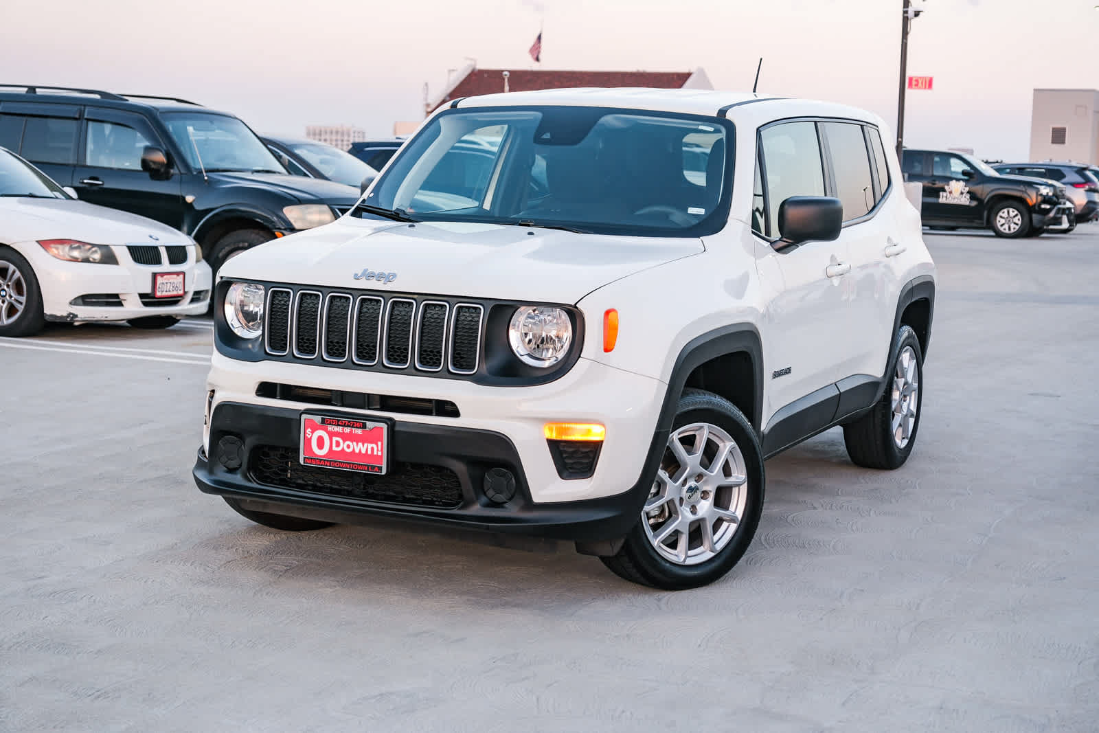 Used 2023 Jeep Renegade Latitude AWD/4WD image 1