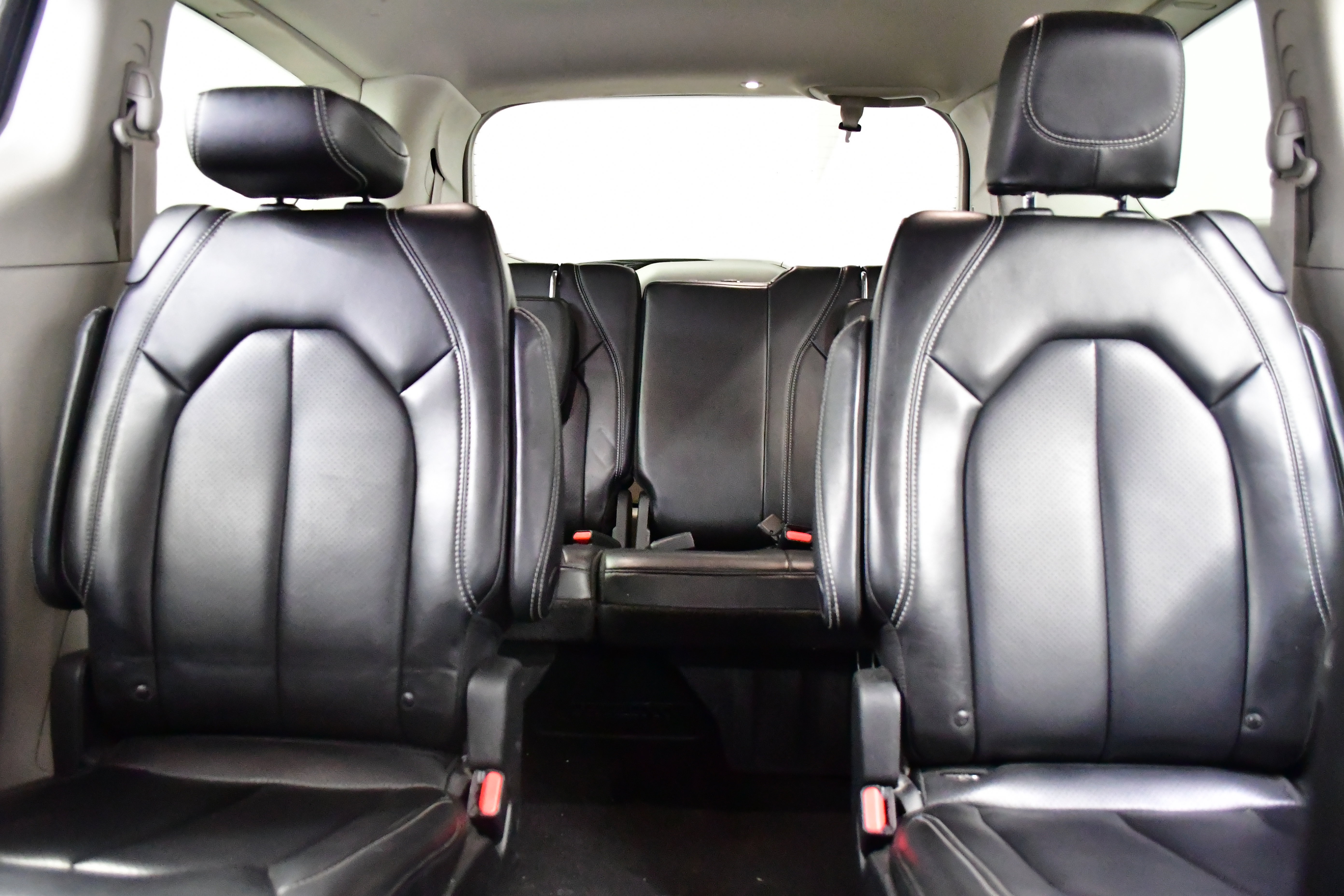 Used 2023 Chrysler Pacifica Touring-L FWD image 21