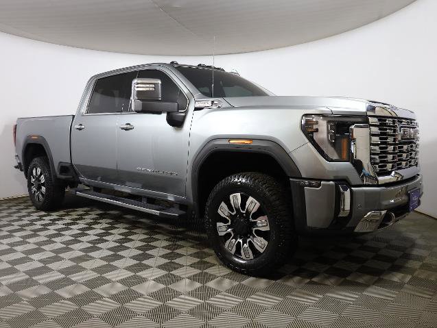 Used 2024 GMC Sierra 3500 Denali w/ Denali Reserve Package image 4