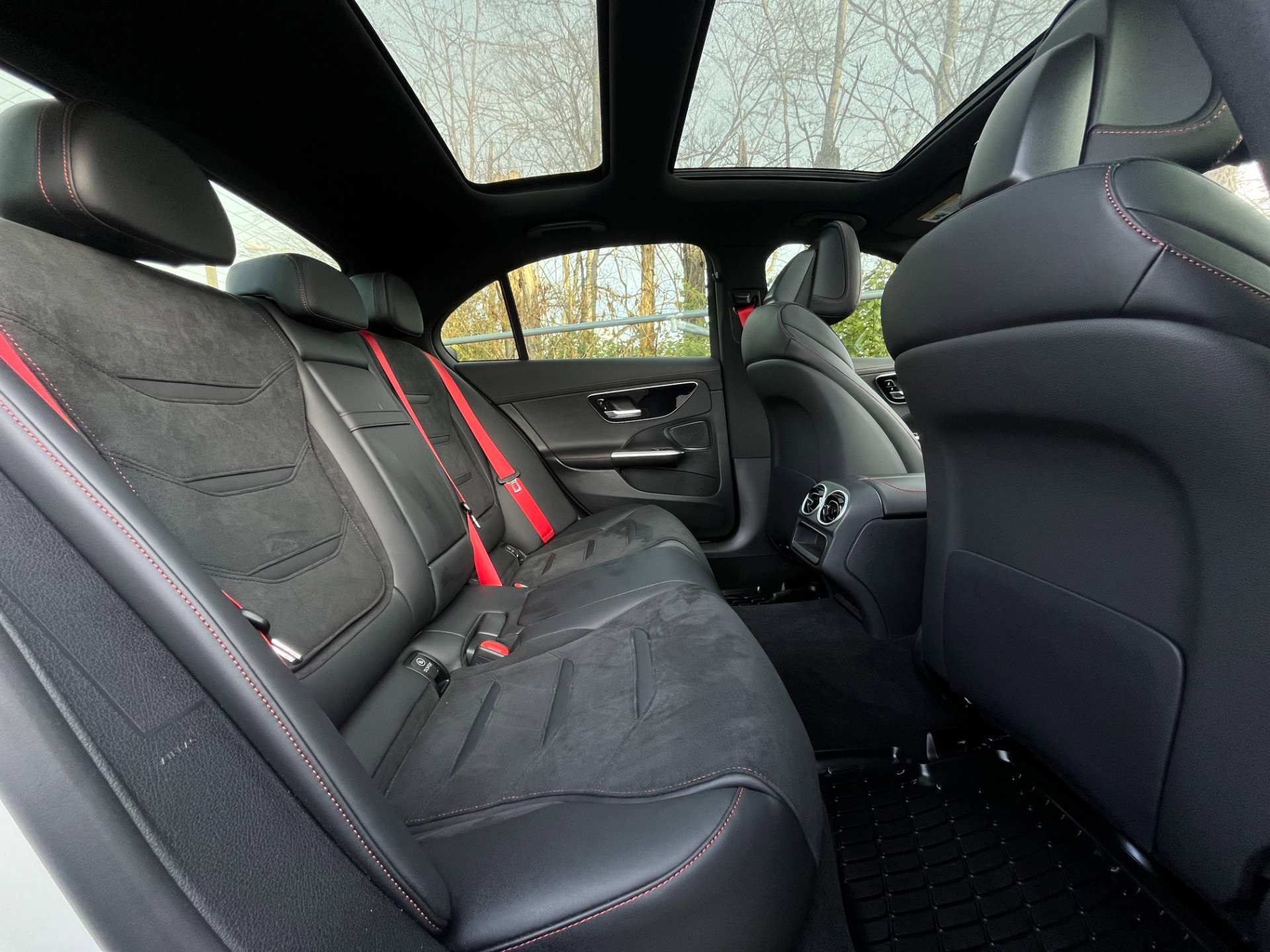 Used 2023 Mercedes-Benz C 43 AMG 4MATIC Sedan image 43