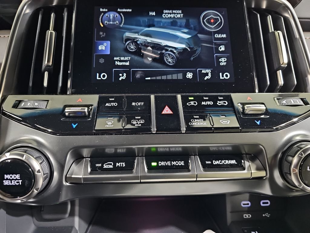 New 2026 Lexus LX 600 4WD w/ Luxury Package image 24