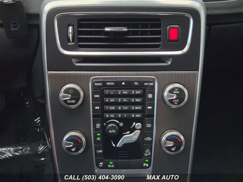 Used 2016 Volvo V60 T5 Cross Country w/ Convenience Package image 26