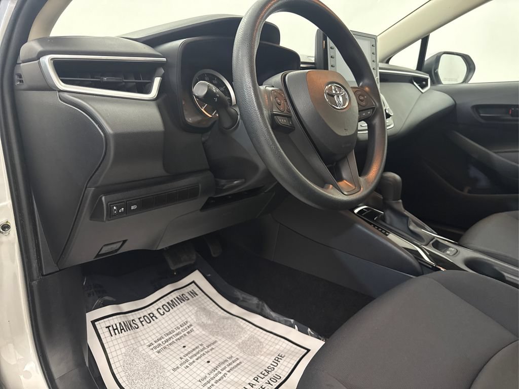 Used 2022 Toyota Corolla LE FWD image 27