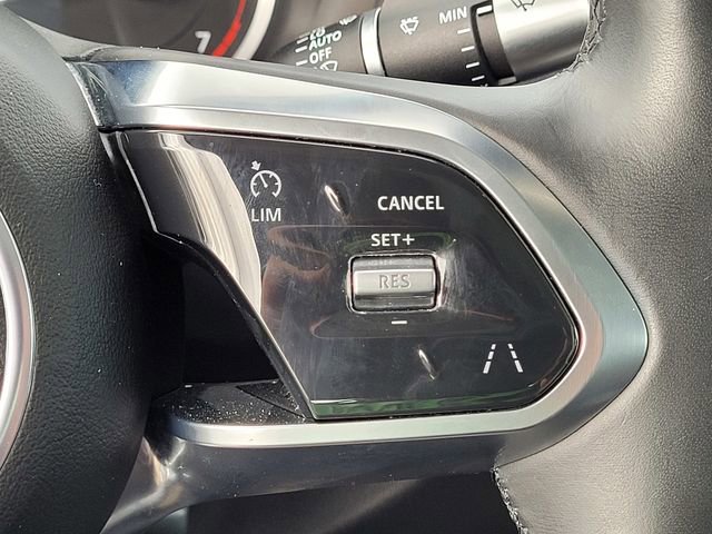 Used 2020 Jaguar XE S RWD image 25