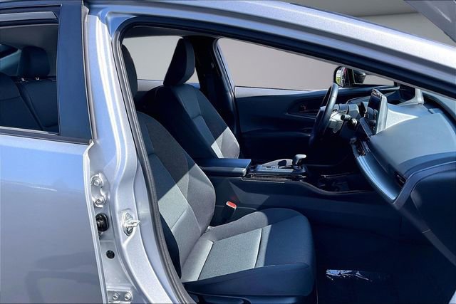 Used 2025 Toyota Prius LE image 27