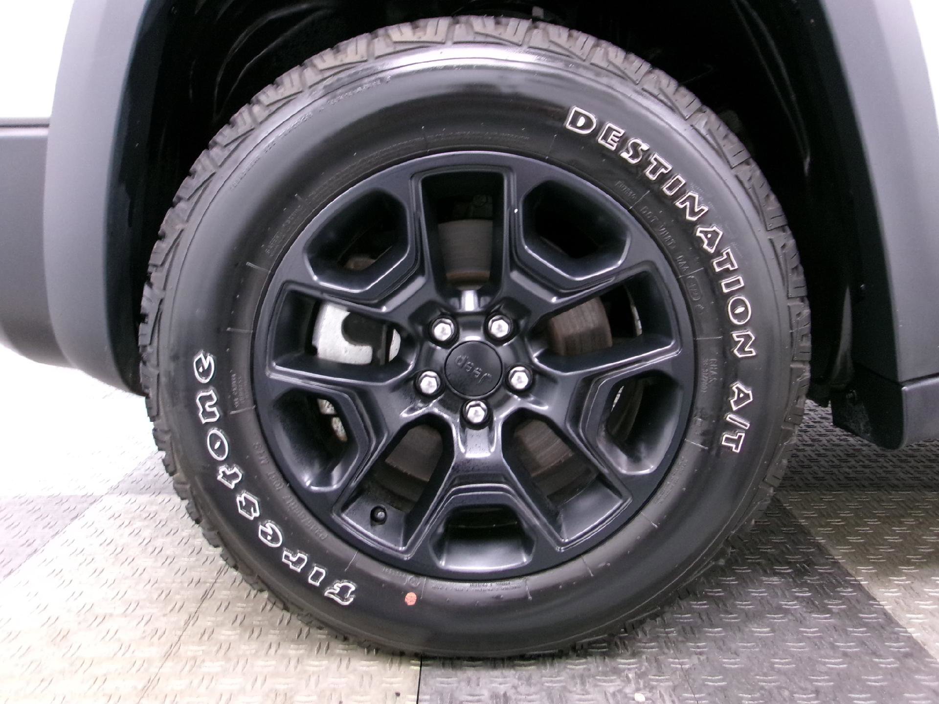 Used 2022 Jeep Cherokee Trailhawk w/ Trailer Tow Group image 16