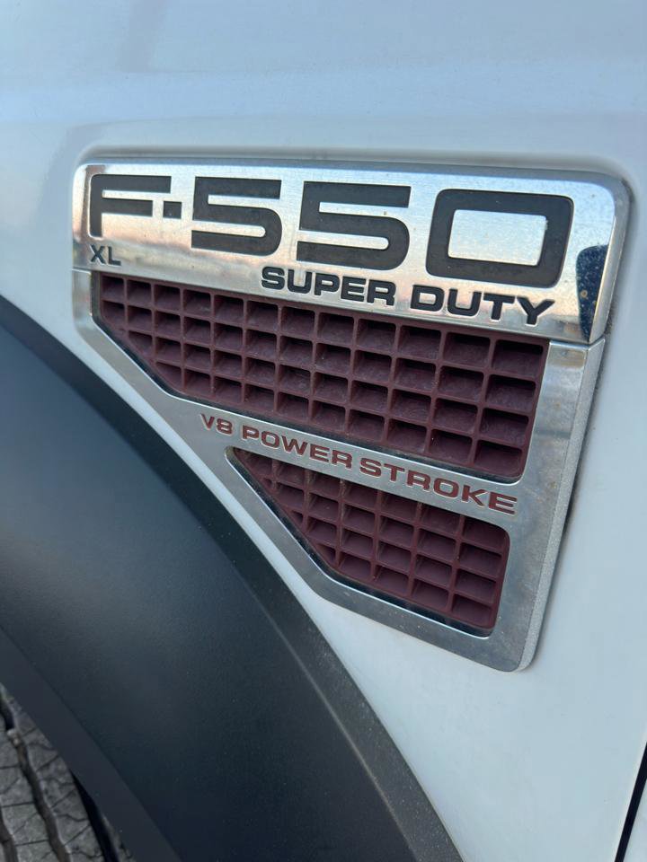 Used 2008 Ford F550 4x4 Regular Cab Super Duty image 5