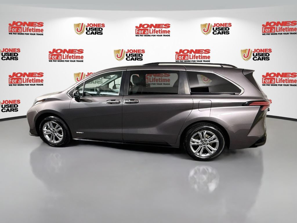 Certified 2021 Toyota Sienna XSE AWD/4WD image 16
