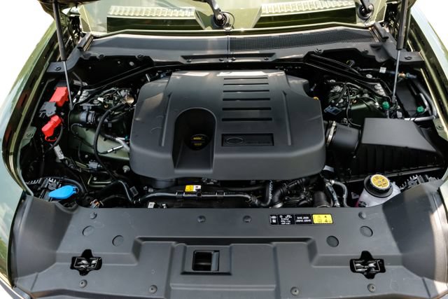 New 2026 Land Rover Defender 110 X-Dynamic SE AWD/4WD image 54