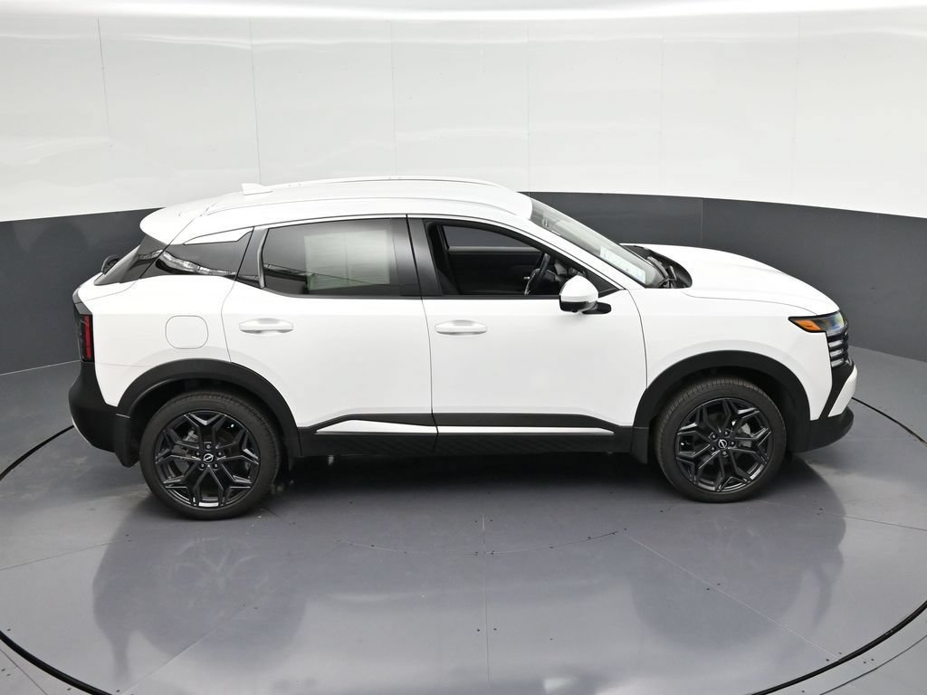 Used 2025 Nissan Kicks SR FWD image 24