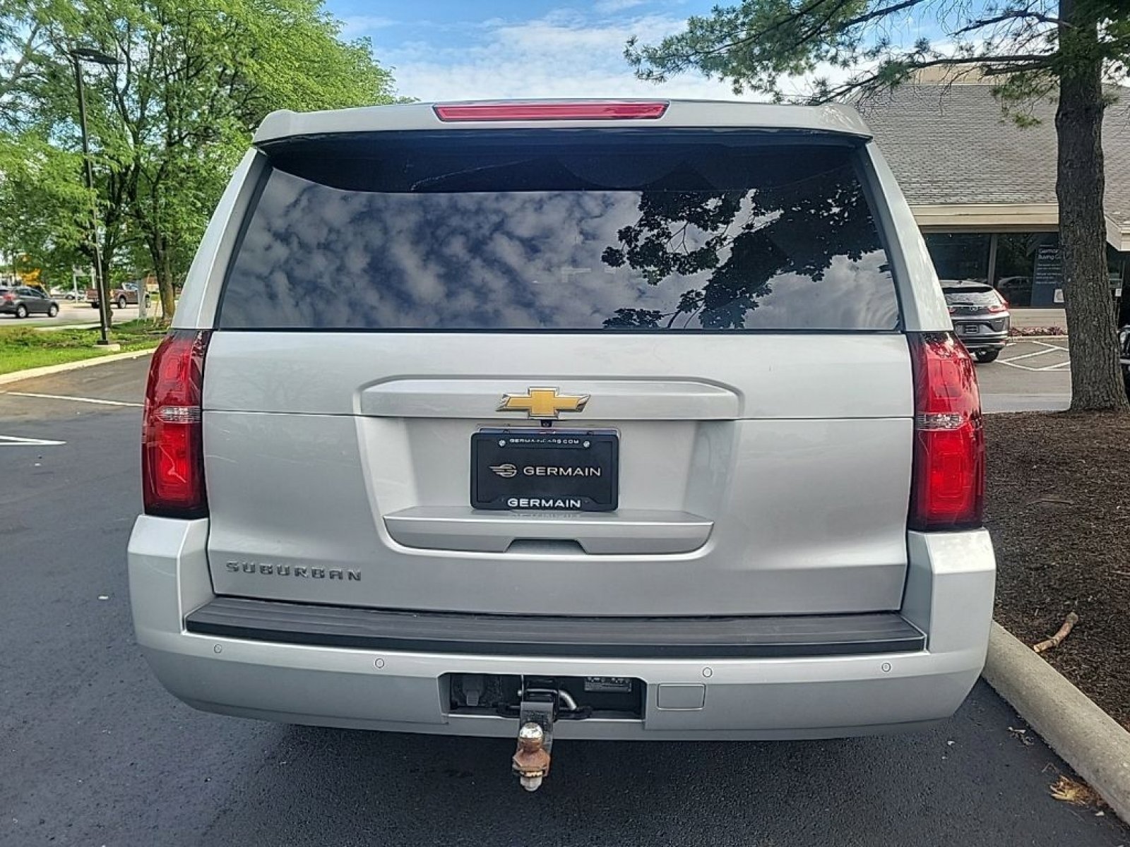 Used 2017 Chevrolet Suburban LS RWD image 8
