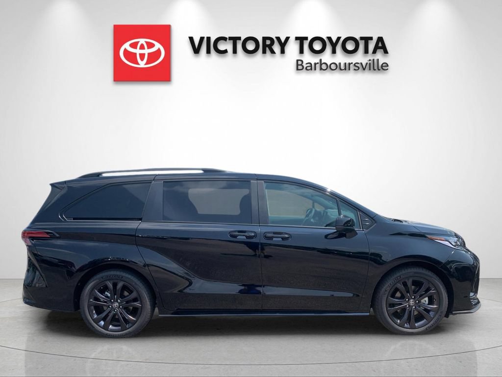 Used 2026 Toyota Sienna XSE FWD image 6