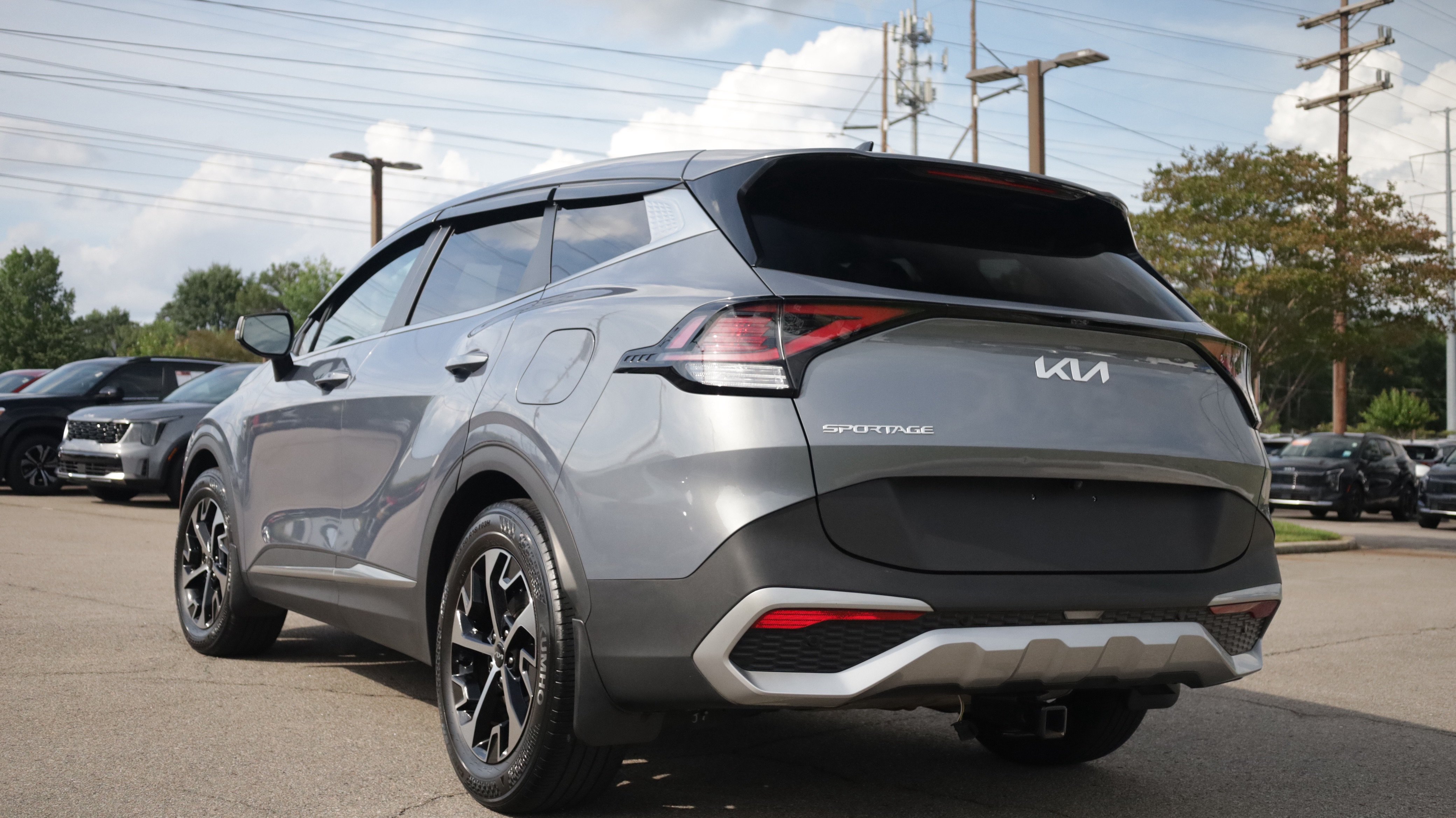 Used 2023 Kia Sportage EX FWD image 3