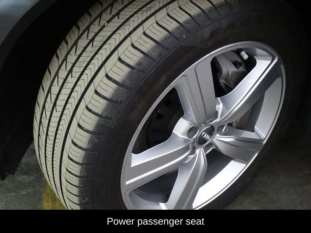 Used 2019 Audi e-tron Prestige w/ Prestige Package AWD/4WD image 40