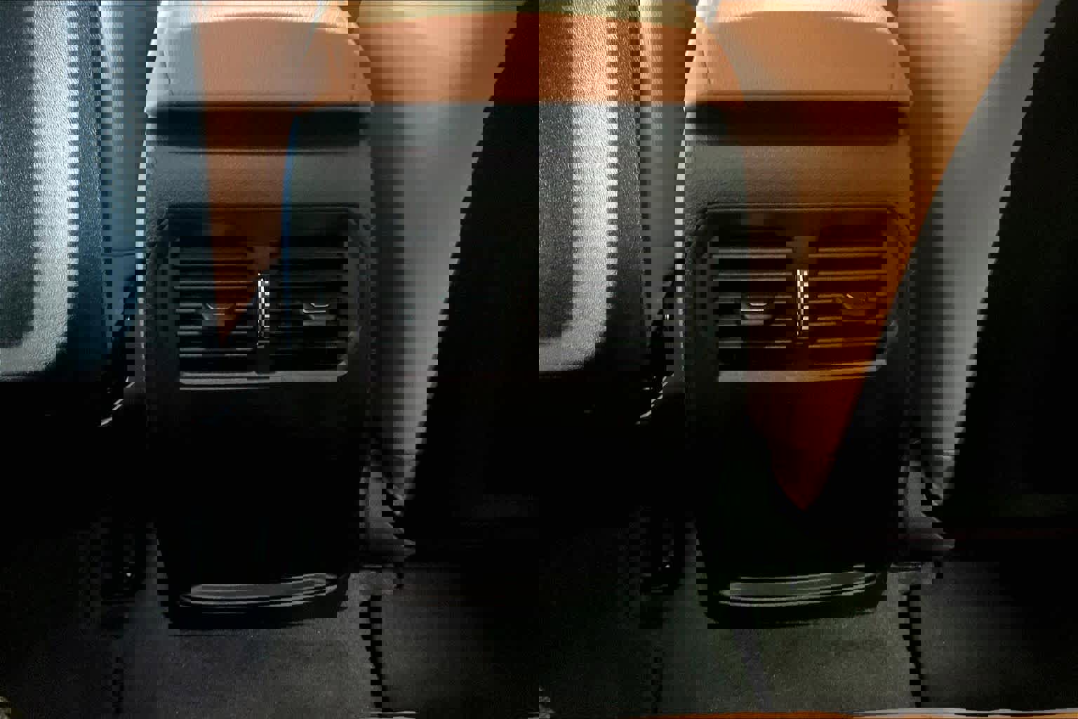 Used 2024 BMW 230i Coupe image 34