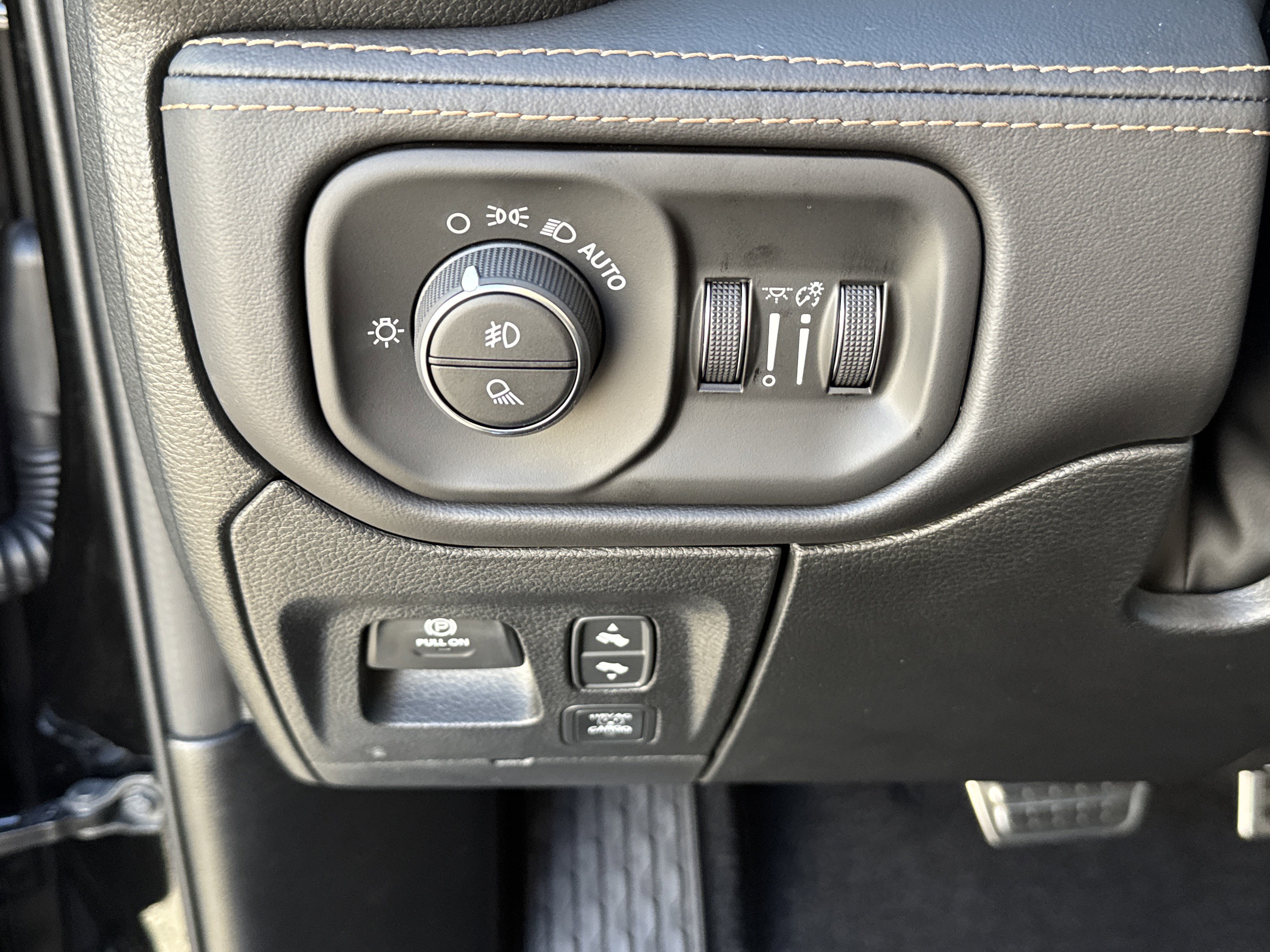 New 2026 RAM 1500 Tungsten w/ Towing Technology Group image 37