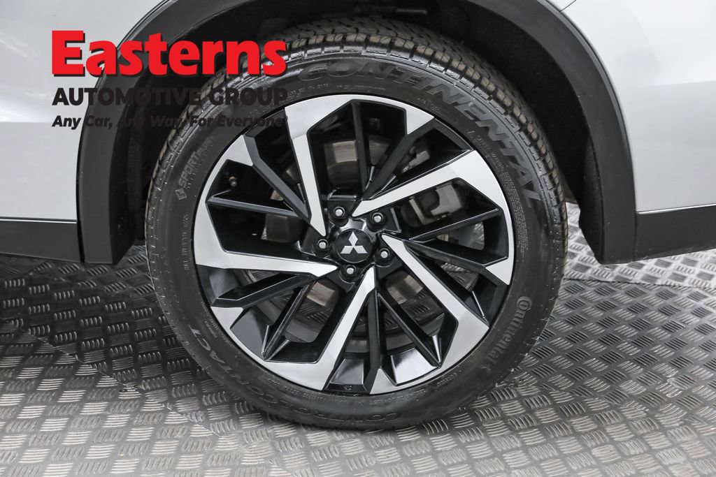 Used 2024 Mitsubishi Outlander SE image 32