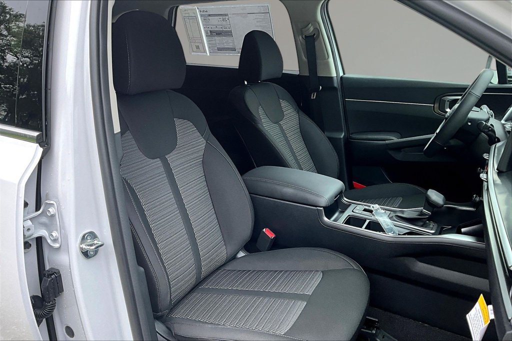 New 2026 Kia Sorento LX FWD image 11