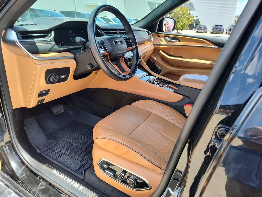 Used 2021 Jeep Grand Cherokee L Summit AWD/4WD image 2