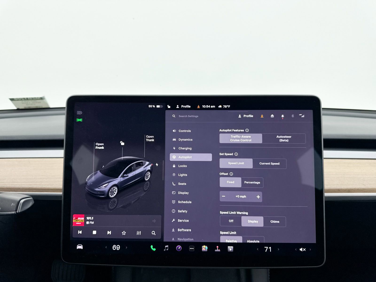 Used 2023 Tesla Model 3 Standard Range RWD image 9