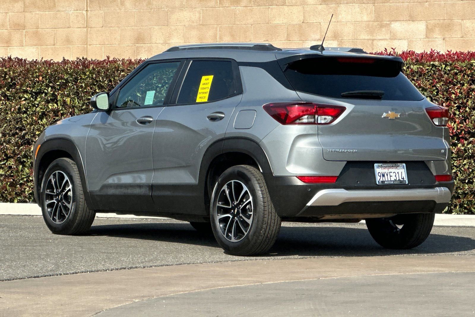 Certified 2024 Chevrolet TrailBlazer LT w/ Driver Confidence Package image 6