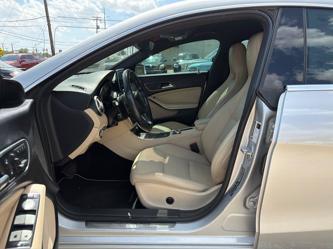Used 2015 Mercedes-Benz CLA 250 4MATIC image 9