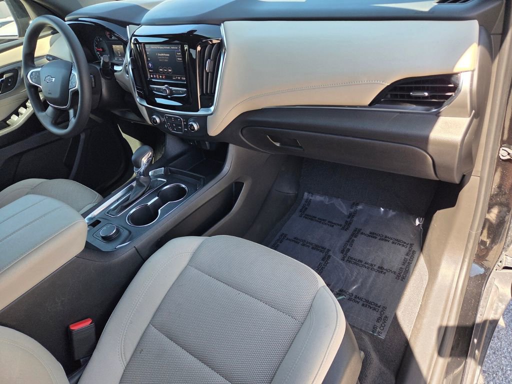 Certified 2023 Chevrolet Traverse LS w/ Midnight/Sport Edition image 15