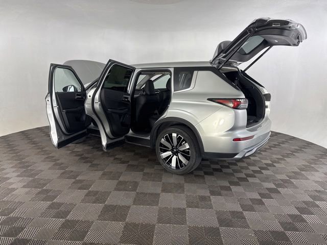 Used 2025 Mitsubishi Outlander SE AWD/4WD image 20