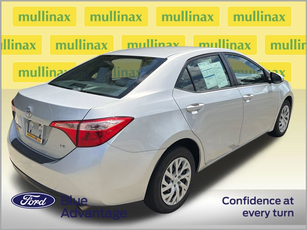 Used 2017 Toyota Corolla LE w/ Carpet Mat Package (TMS) FWD image 4