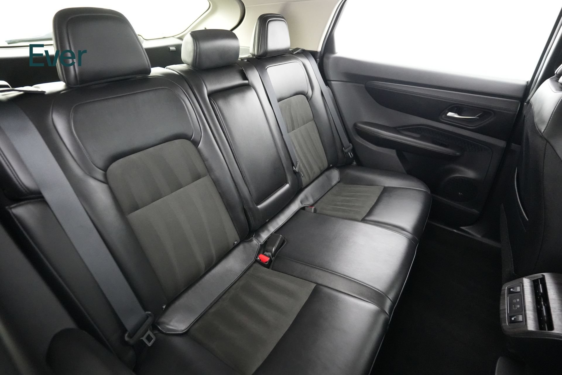 Used 2023 Nissan Ariya FWD image 5