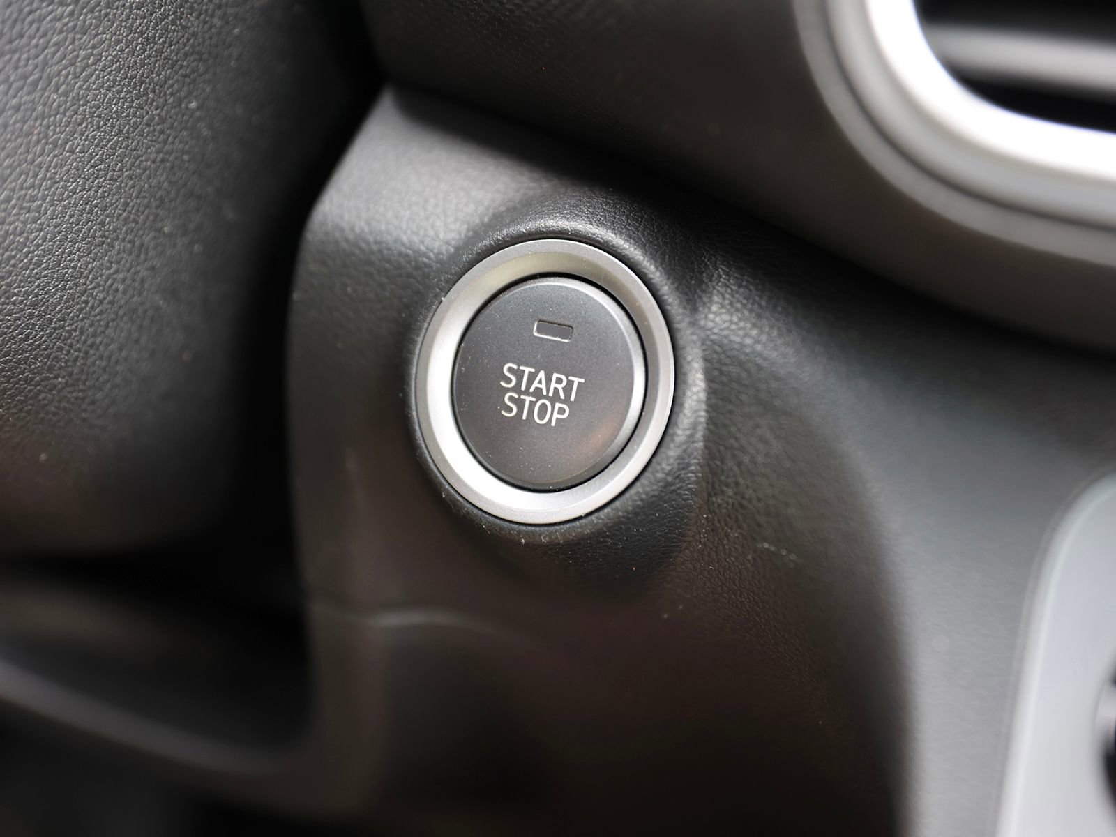 Certified 2021 Hyundai Kona Limited FWD image 29