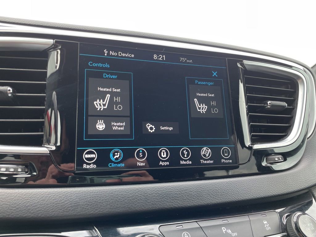 Used 2018 Chrysler Pacifica Touring-L Plus FWD image 23