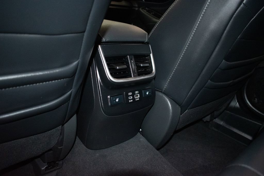 Used 2025 Subaru Outback Limited AWD/4WD image 23