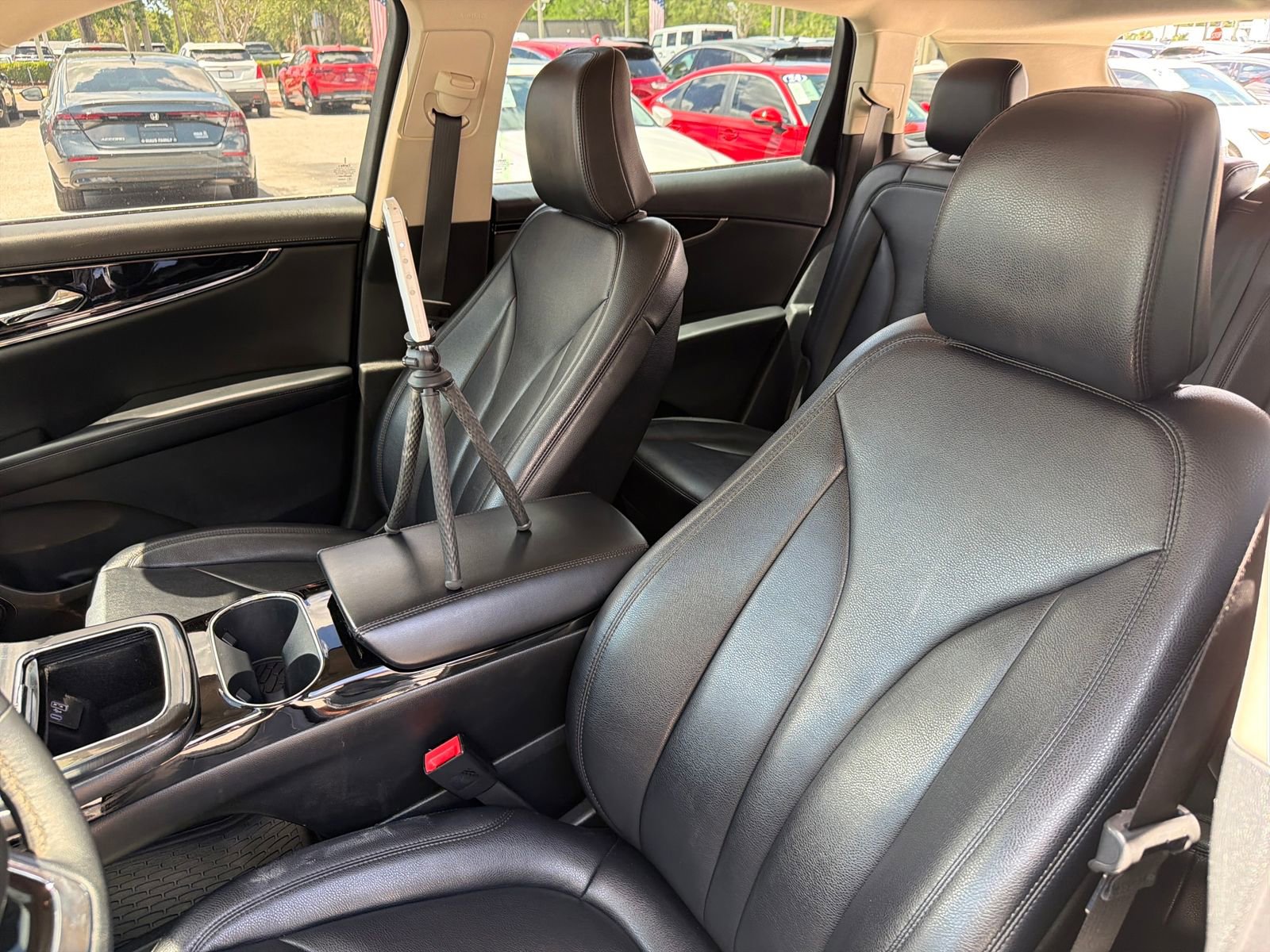 Used 2022 Lincoln Nautilus FWD image 32
