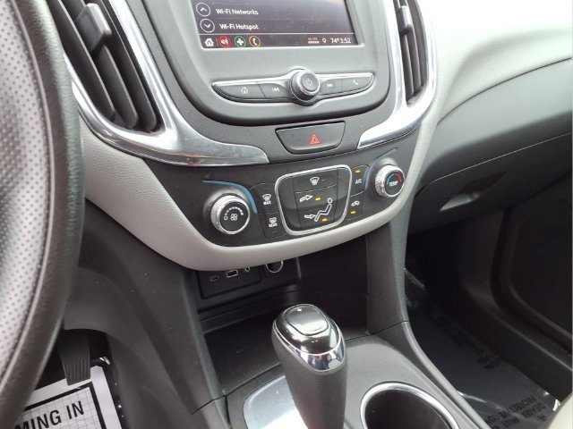 Used 2020 Chevrolet Equinox LS w/ LS Convenience Package FWD image 8
