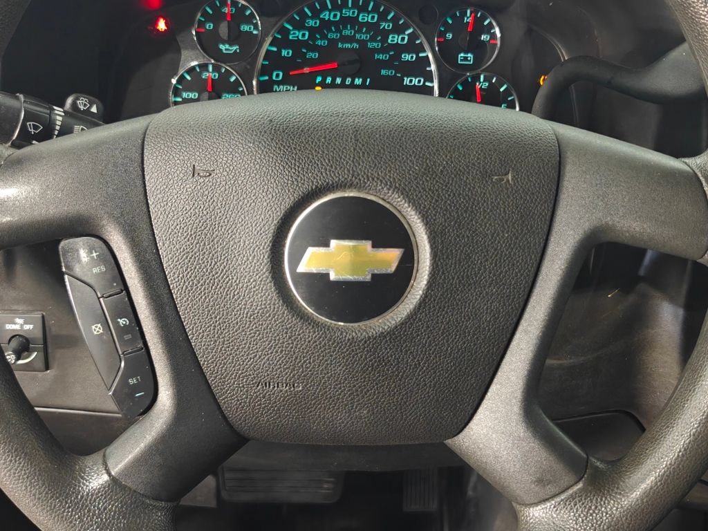 Used 2017 Chevrolet Express 2500 RWD image 5