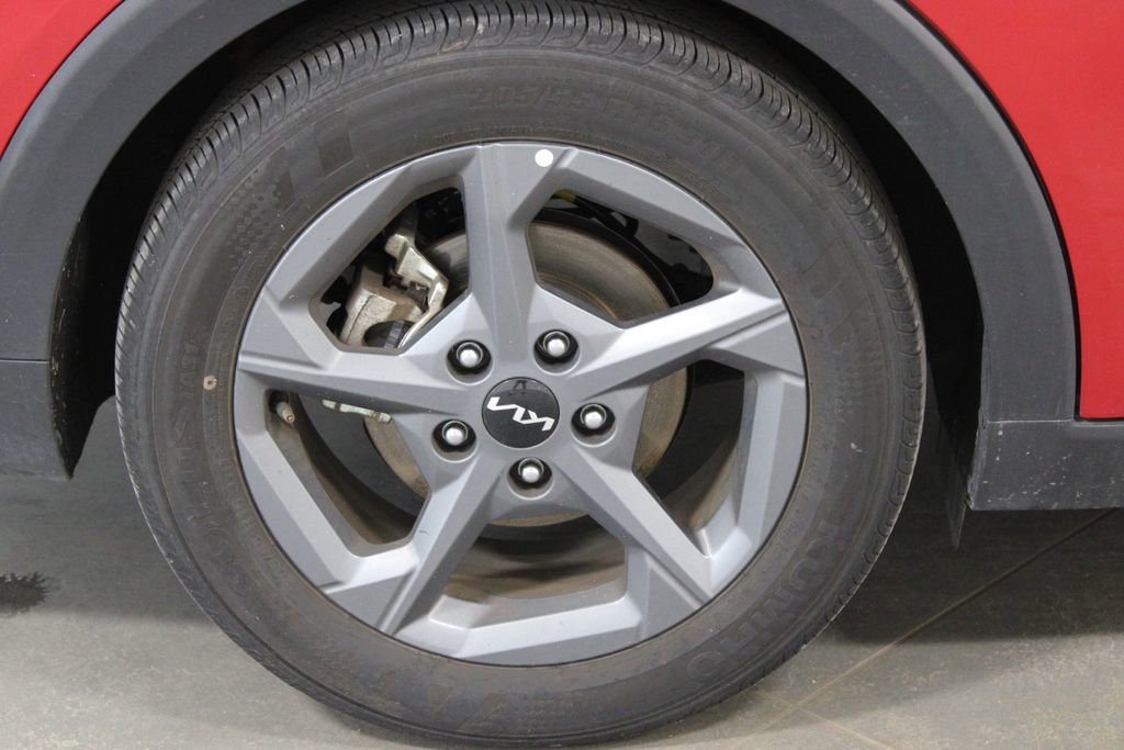 Used 2025 Kia K4 FWD image 12